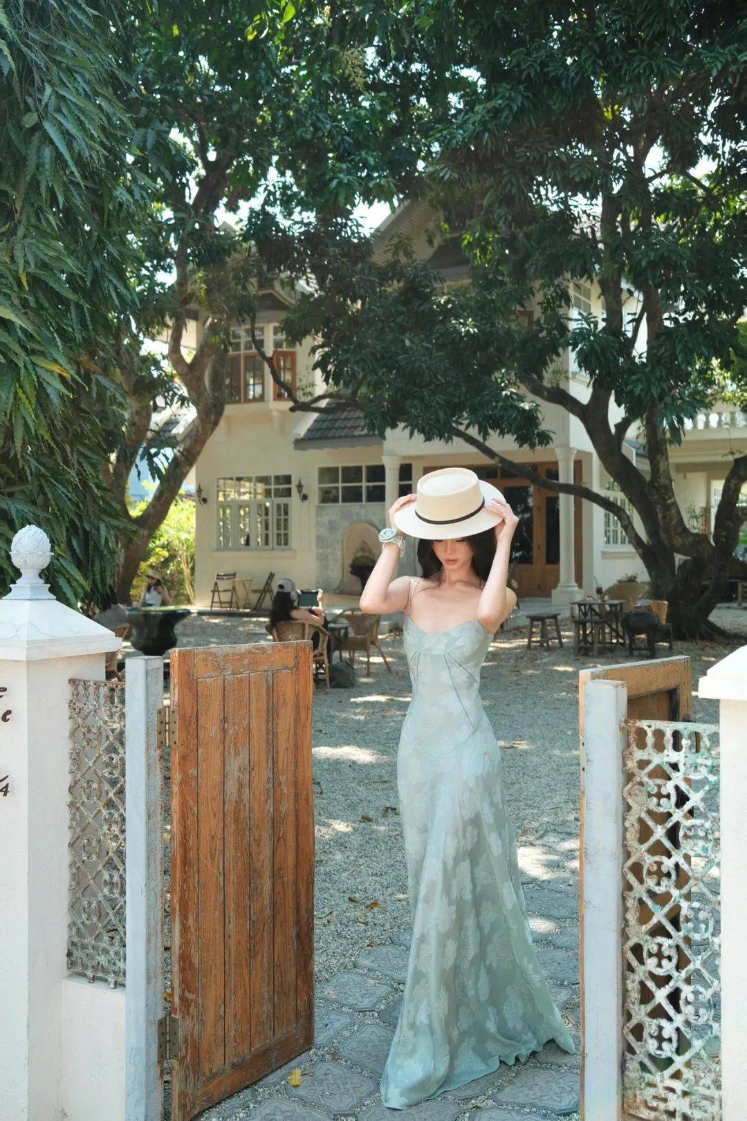 皇冠信用網账号申请_穿裙子拍照皇冠信用網账号申请，8个拍照姿势，漂亮气质又优雅，迷人温柔又出片