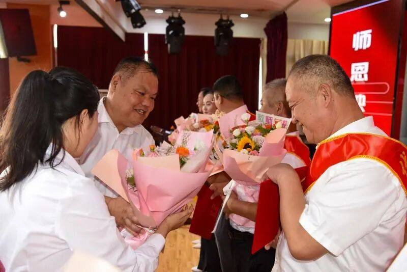 忻州市长征小学庆祝第41个教师节 | 西班牙Z组联赛