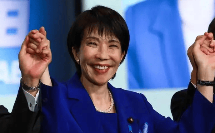 皇冠足球平台在哪里注册_情况不妙皇冠足球平台在哪里注册，日本多地爆发游行示威，美军方出面敲打，特朗普罕见对中国示好！高市或不得不提前下台